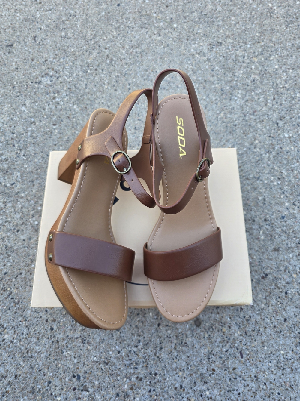 SODA Women's Brown Block Heel Sandals Size 10 - Picture 3 of 13